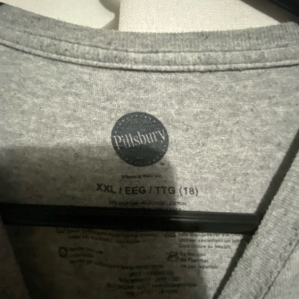 Boys grey graphic shirt.